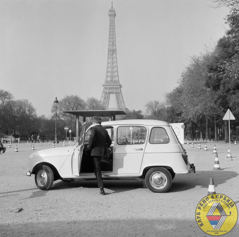 Renault 4 in Paris