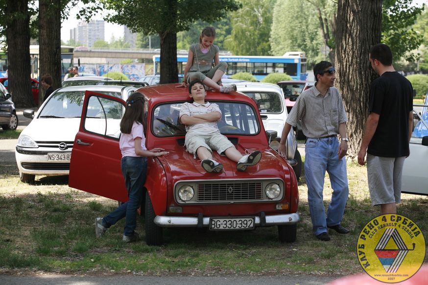 Okupljanje u Novom Sadu, 17.05.2009. by Renault 4 in 2009.