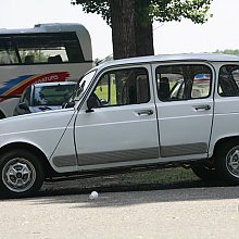 Okupljanje u Novom Sadu, 17.05.2009. by Renault 4 in 2009.