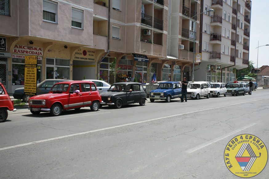 Okupljanje u Novom Sadu, 17.05.2009. by Renault 4 in 2009.