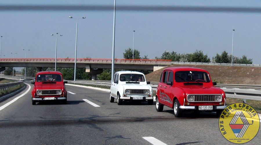 Okupljanje u Omoljici, septembar 2009. godine by Renault 4 in 2009.